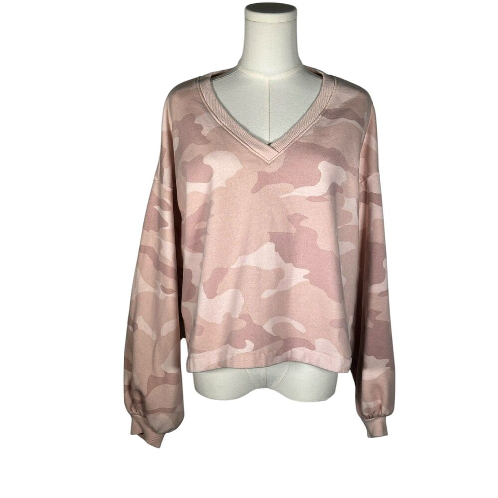 Marled V-Neck Pink Camo‎ Sweatshirt Size Large